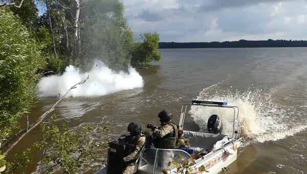     В Ивановской области условные террористы пытались скрыться на лодке