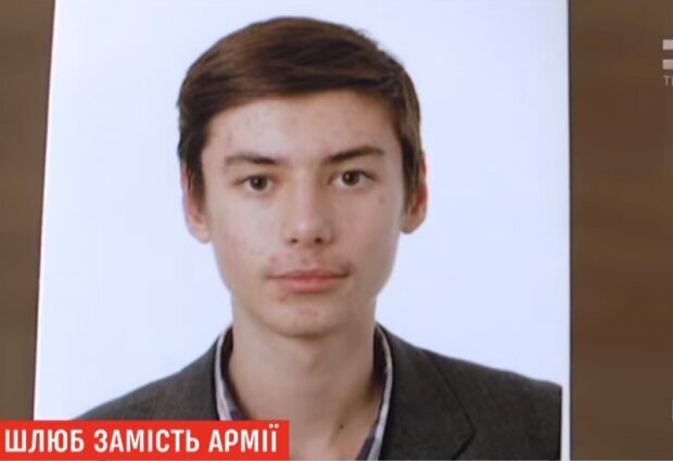 Александр Кондратюк. (На фото).