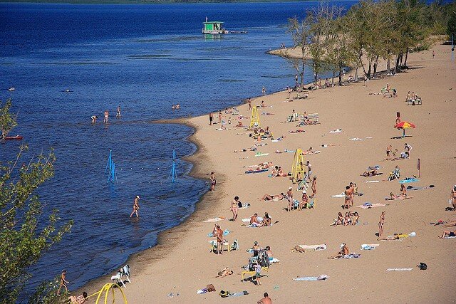 Если вместе с супругой придерживаться одних целей - можно всё решать на всём жизненном пути.