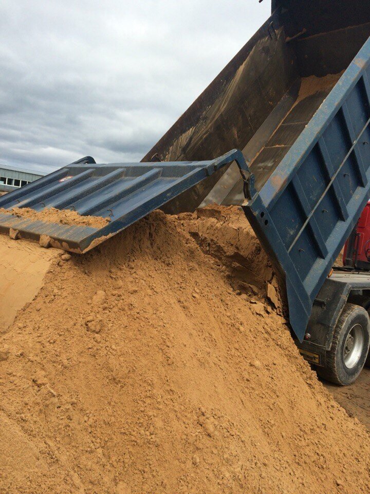 Песок карьерный самосвал. Отгрузка песка. Песок речной камаз. Отгрузка песка. Отгрузка песка.