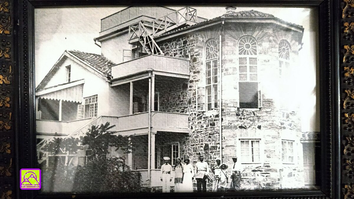 Фото дома Волошиных и гостей из музея-квартиры М.Цветаевой в Москве