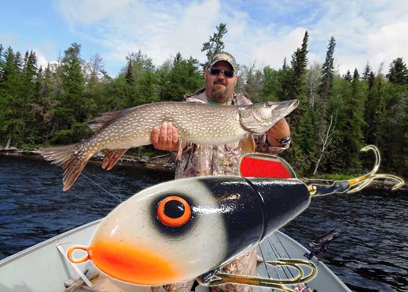 Хвостовой элемент Lake X Lures оснащён лопастью, за счёт которой он способен вращаться и, звуком и брызгами привлекать хищника из засады даже в сумерках.