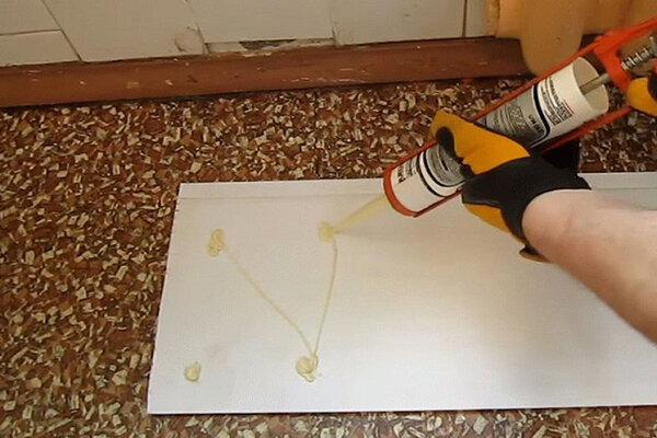 Фото: su58.ru/wa-data/public/site/img/paneli/paneli-menu-montazh-kley.jpg