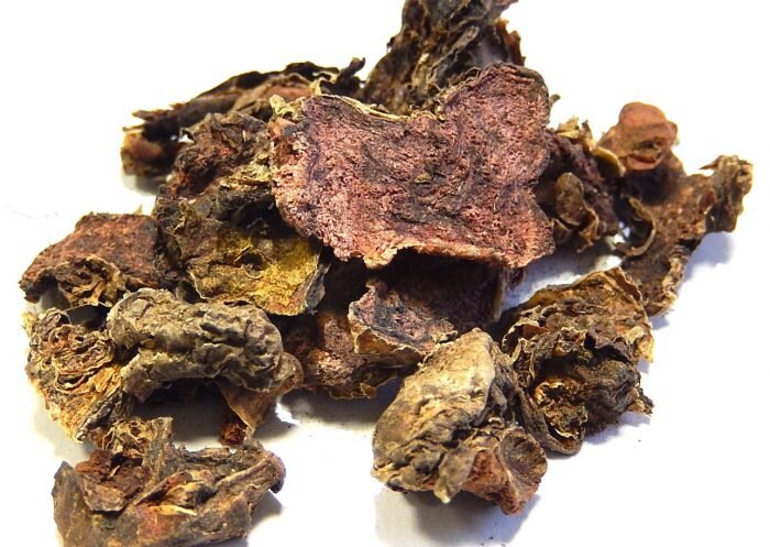 Настойку родиолы готовят из корня растения