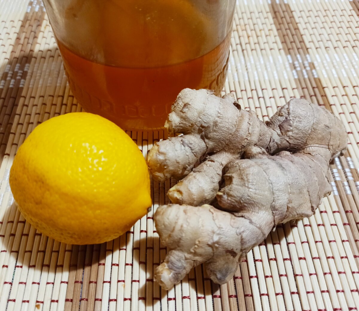 Средство от коронавируса: имбирь, лимон, мёд
