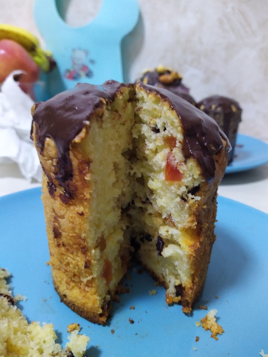 Внутри влажный, снаружи крепенький, оооочень ароматный