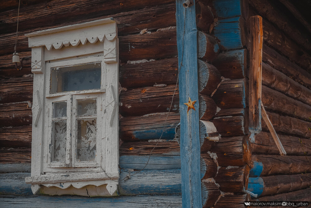 Нашел пустующий дом в заброшенном селе и остался в нем жить. Показываю свой быт и какие есть удобства