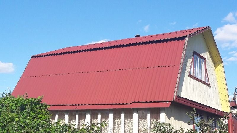 Крыша из цветного шифера фото
