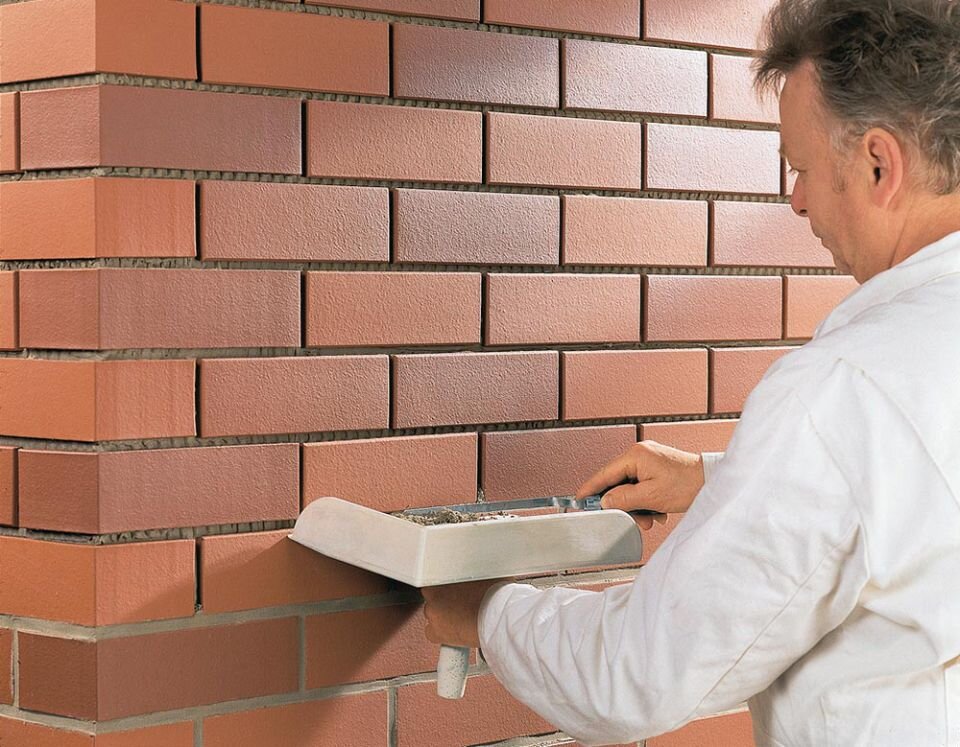 Заполнение швов клинкерной плитки методом фугования