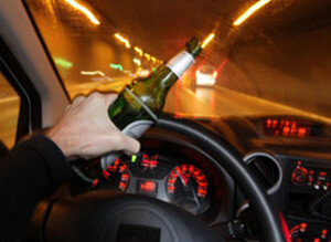 Сейчас мы живём в то время, когда пьянство за рулём становится, если не нормой, то не вызывает у общества тех эмоций, какое оно должно. Если люди увидят, как пьяный садится за руль, то далеко не все вмешаются, а многие просто отпустят такого человека дальше. Мало кто подойдёт к такому человеку, отнимет у него ключи, не даст сесть за руль, вызовет сотрудников полиции. Мы до сих пор живём в те времена, когда такое поведение считается стукачеством. А когда этот водитель, которого мы отпустили, совершит ДТП, то набрасываемся на этого человека. Хотя можно было попробовать приостановить всё это, но нет. У нас в стране очень часто принято что-то делать с последствиями, а не с причинами. В наших фильмах герои садятся пьяными за руль, набирая скорость, чувствую свободу, и люди воспринимают это, как кайф. Всё это до момента аварии. Если аварии не случилось, то и винить человека не за что. У нас живёт в головах такое выражение, что люди пьяными лучше возят машину, чем трезвыми. И люди говорят это с гордостью, эта же гордость у тех, кто слышит такие слова. 
