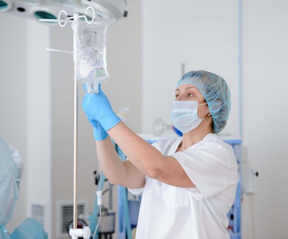 Если же еще во время родов началась слабость родовых сил и окситоцин начали вводить раньше, его введение продолжают и после рождения малыша.