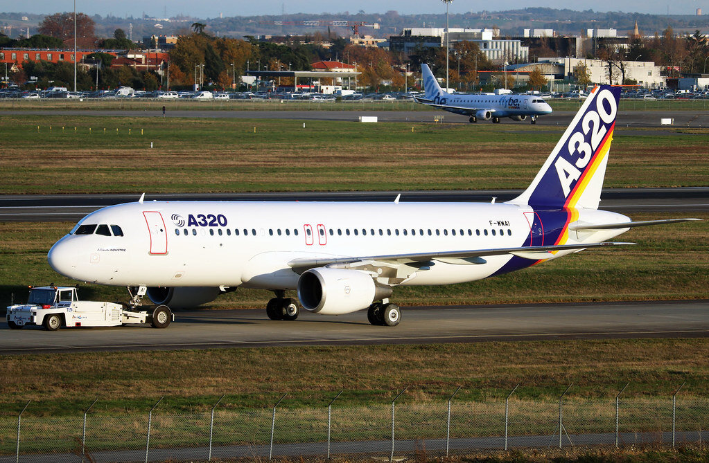 Самолет airbus a320 фото