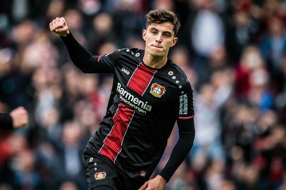 Кай в свои 21 уже покорил всю "Бундеслигу". Байеру повезло получить молодую суперзвезду. В 2019г Хавертс забил 20 мячей, но в этом году его статистика ухудшилась из-за ухода такой звёзды как Брандт. Сейчас за ним следят такие клубы как "Бавария", "Боруссия. Д". 