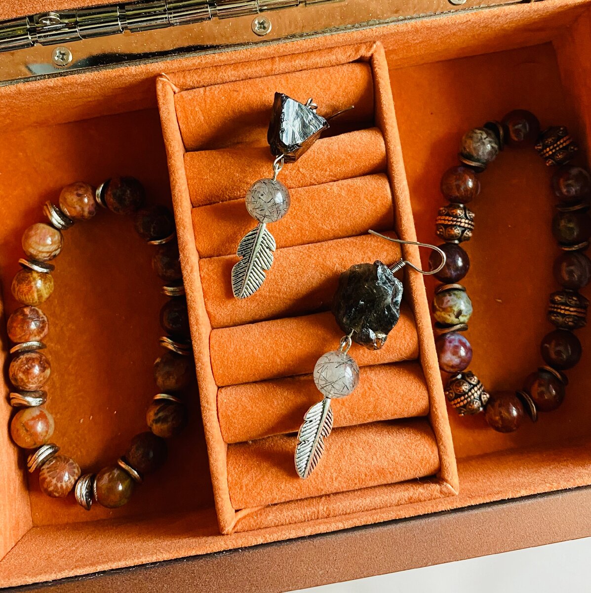 можно ли хранить камни дома. морские ракушки в интерьере. полка для минералов. полки для минералов. можно ли хранить камни дома.