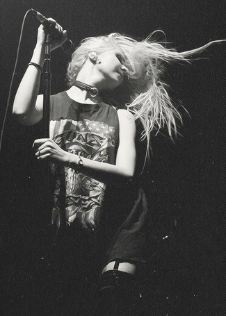 Тейлор Момсен