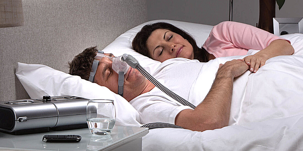 Аппарат для лечения храпа и обструктивного апноэ сна.