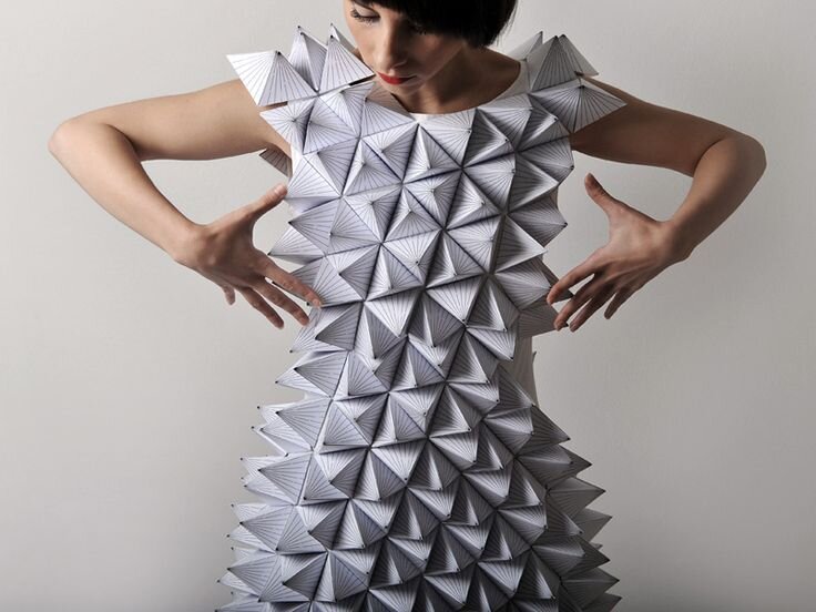 Платье оригами с накладными карманами