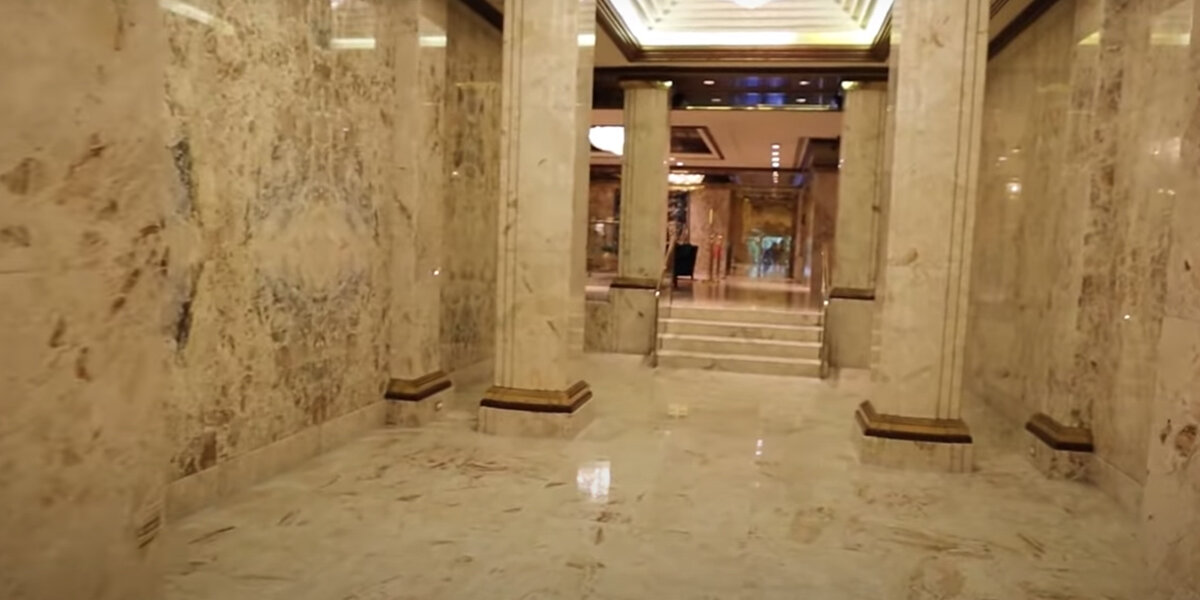 Так выглядит лобби. Фото с видео YouTube