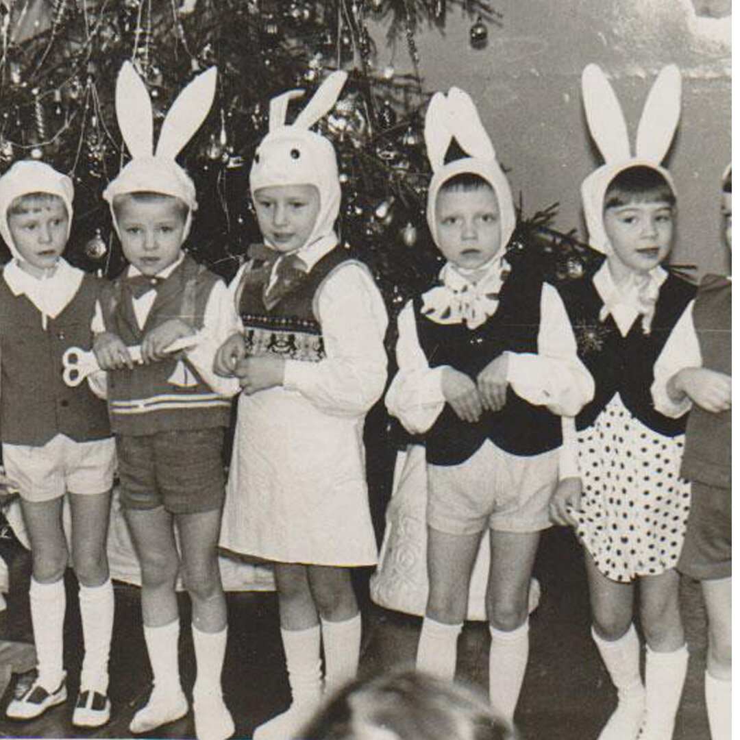 Привет, друзья.
А давайте вспомним, каким был Новый Год  во времена СССР?-6-2