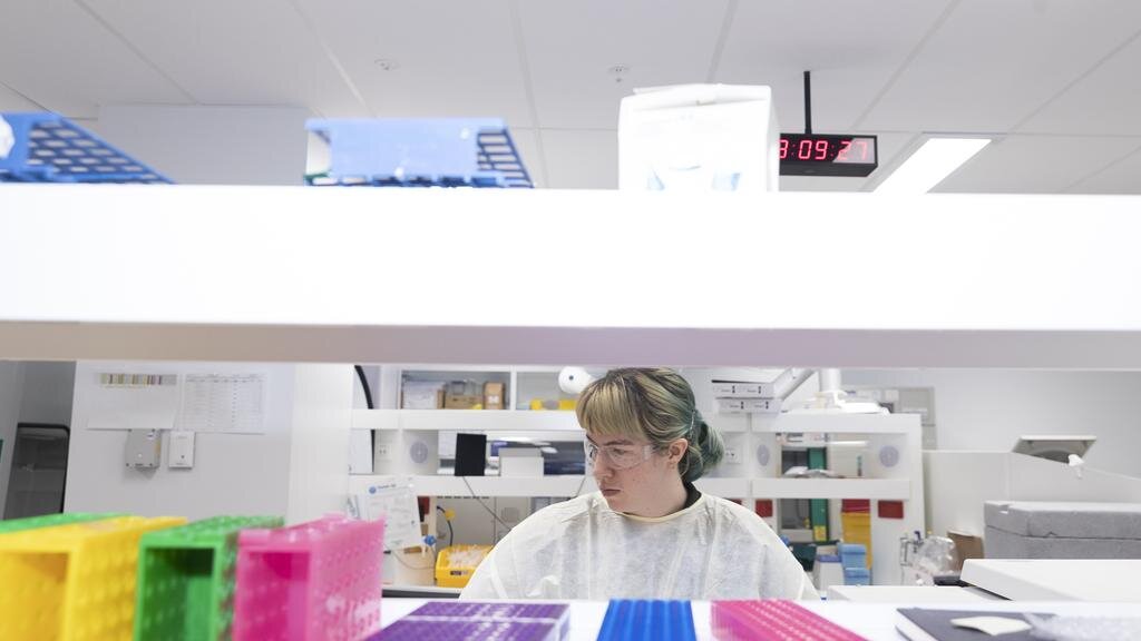 Ожидается, что одобрение вакцины COVID-19 будет получено в следующем месяце, но есть одна группа, которая с меньшей вероятностью, чем остальная Австралия, добровольно согласится на участие в jab. (Фото Pool / Getty Images) Via NCA NewsWire