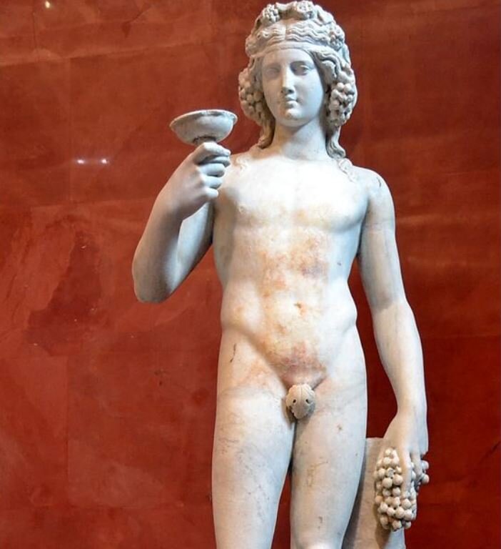 Чтобы соблюдать приличия, выбрал скульптуру Диониса с фиговым листочком