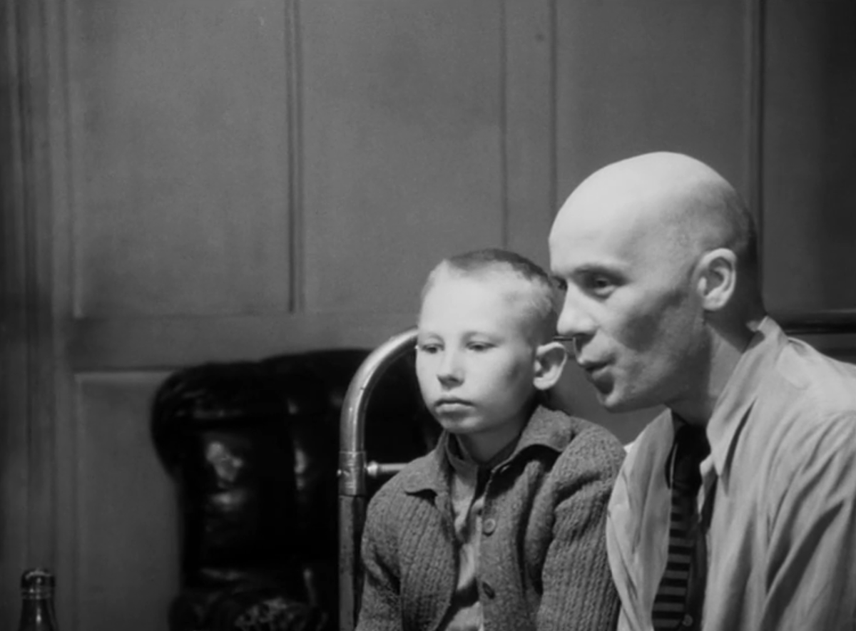 Отец и сын / Кадр из фильма "Мой друг Иван Лапшин" (Ленфильм, 1984)