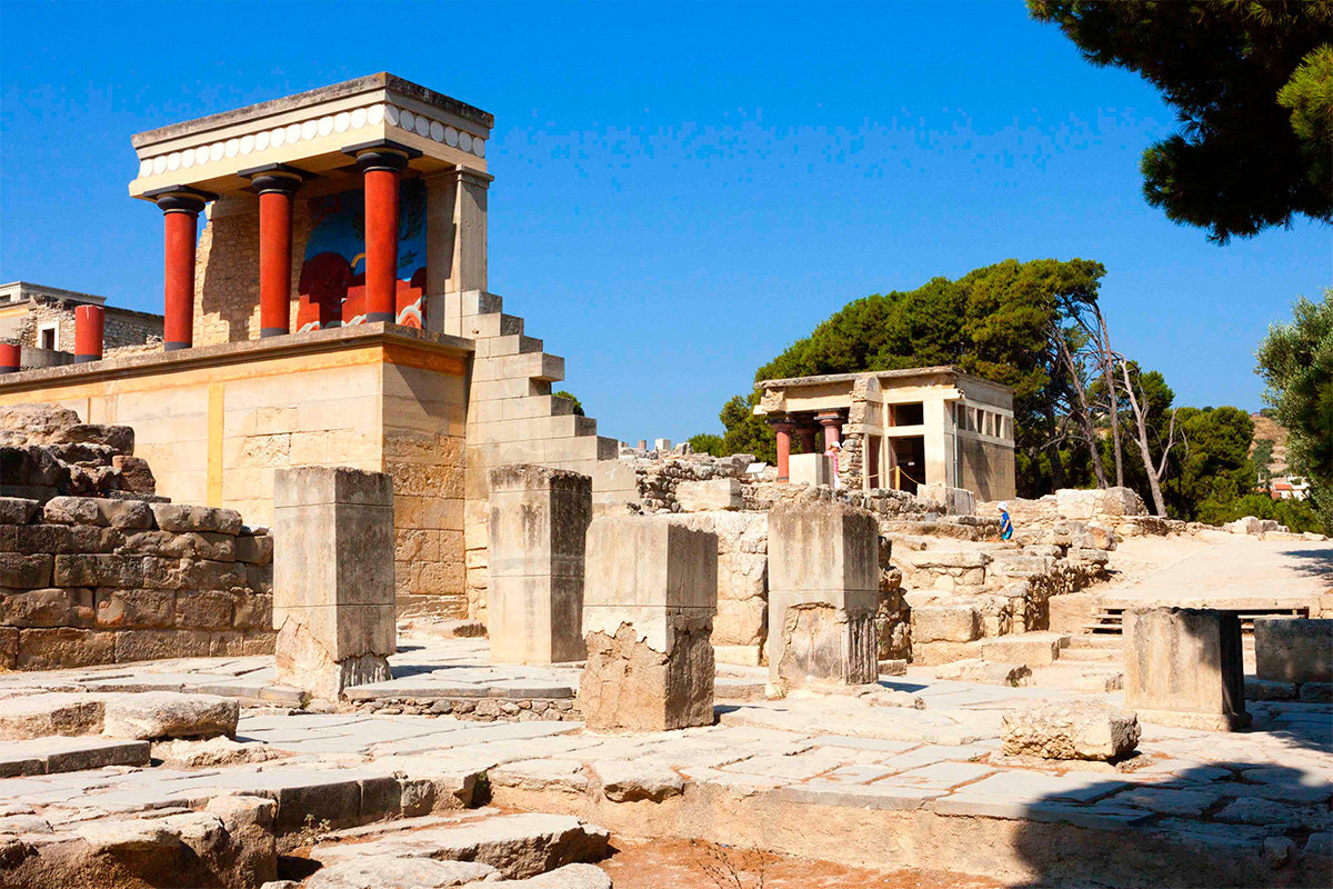 Картинка из школьного учебника. Каждый уважающий себя турист обязательно делает такое фото.