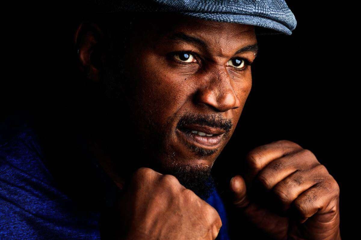 Экс - чемпион мира в супертяжелом весе Леннокс Льюис "The Lion"