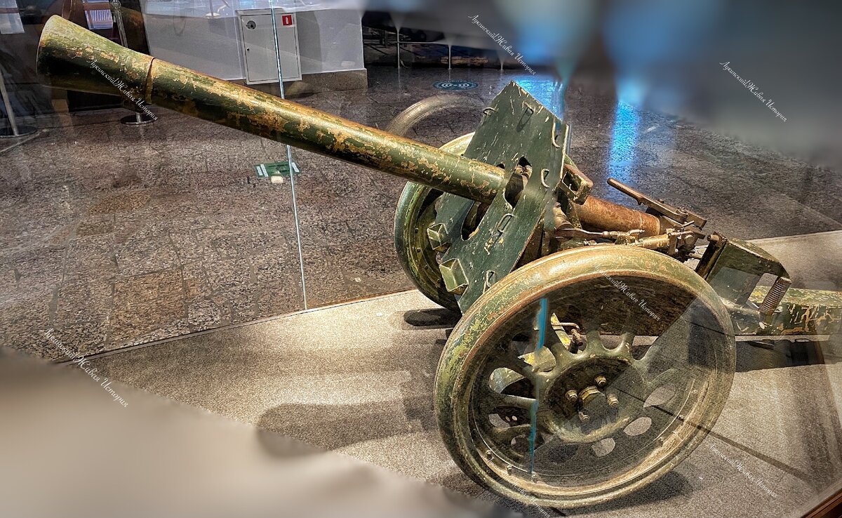 Raketenwerfer 43  «Puppchen»:  изготавливался в 1943-1944 годах  в Силезии 
