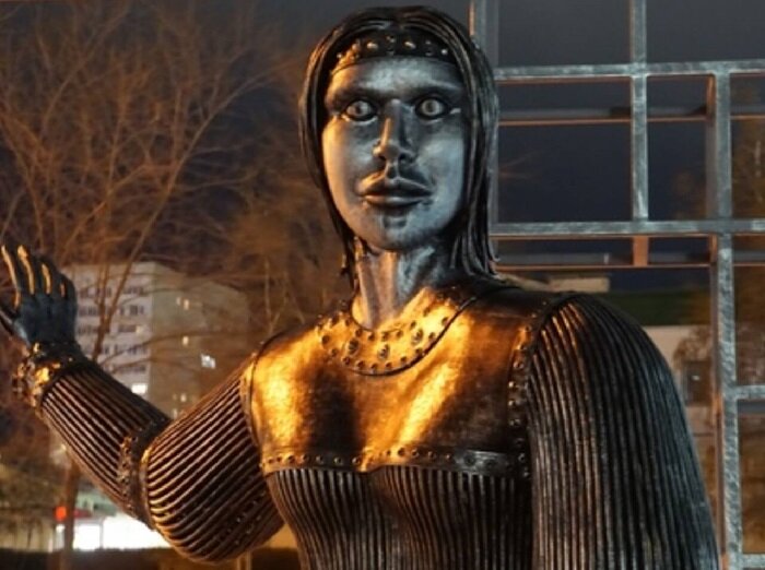 Памятник Алене, основательнице села Новой Аленовки