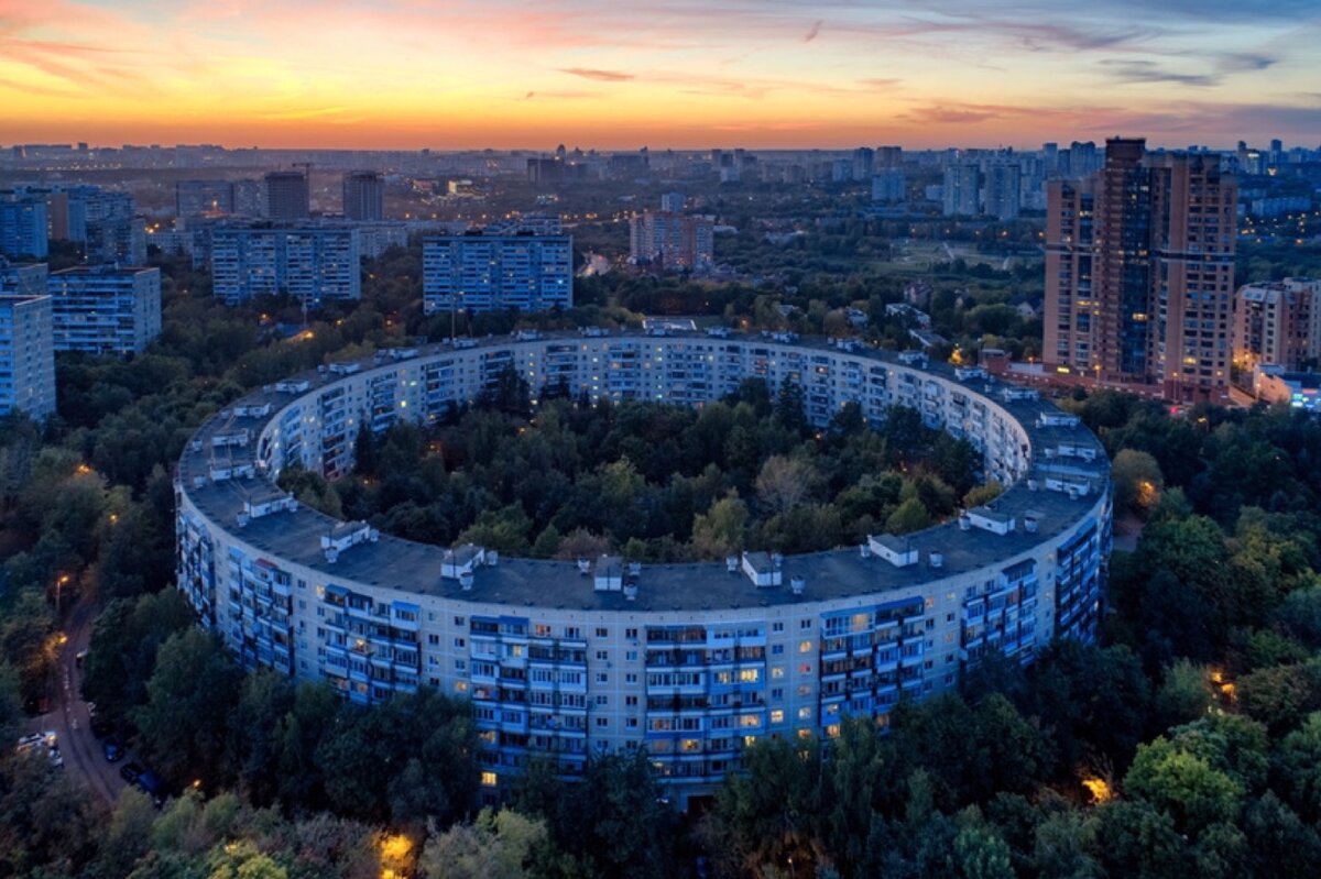 круглый дом в москве на довженко