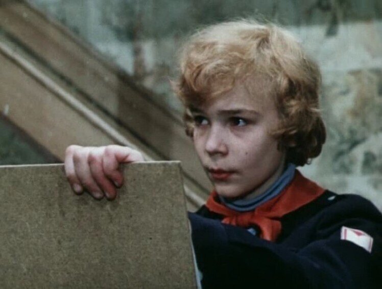 Электроник. Кадр из х/ф "Приключения Электроника"