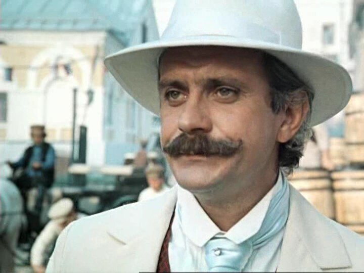  Никита Михалков сыграл образе Сергей Сергеевич Паратов фотографии взято из kino-teatr.ru 