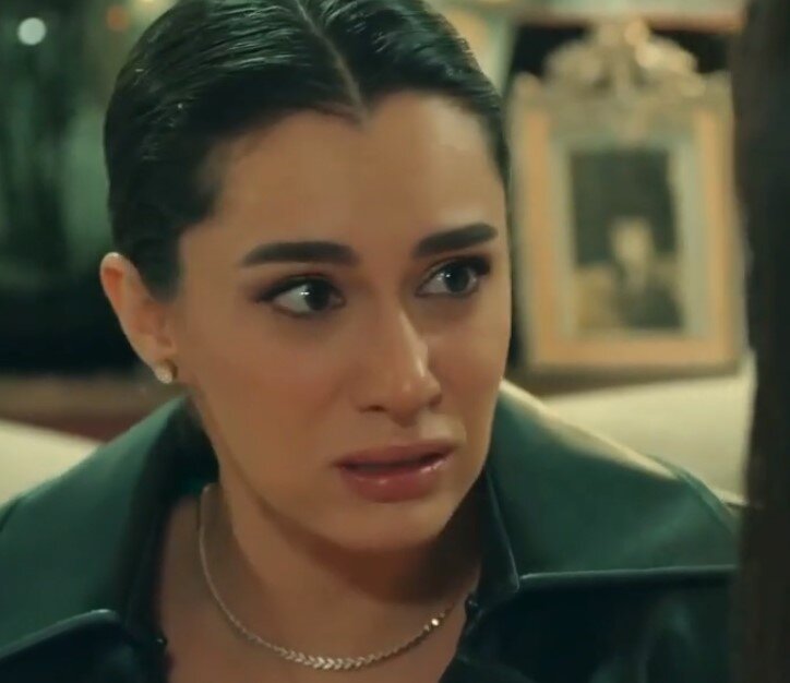 Хандан, кадр из сериала "Скрывая нашу маму"