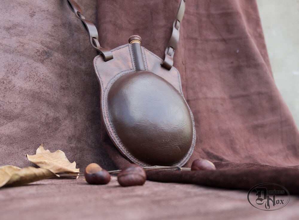 Фляга кожаная. Работа и фото автора