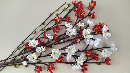 Цветы и деревья из бисера: бесплатные мастер-классы