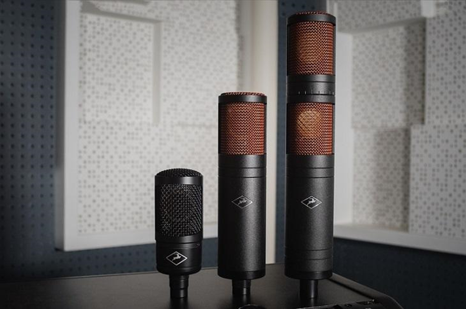 Edge solo. Microphone model m8 China Black.