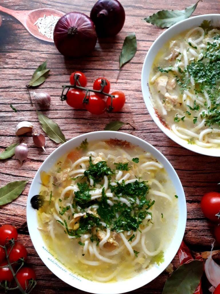 Куриный суп с лагманной лапшой 🍜 | Овкусе.ру - Ежедневная готовка в  радость! Пошаговые рецепты с фото | Дзен