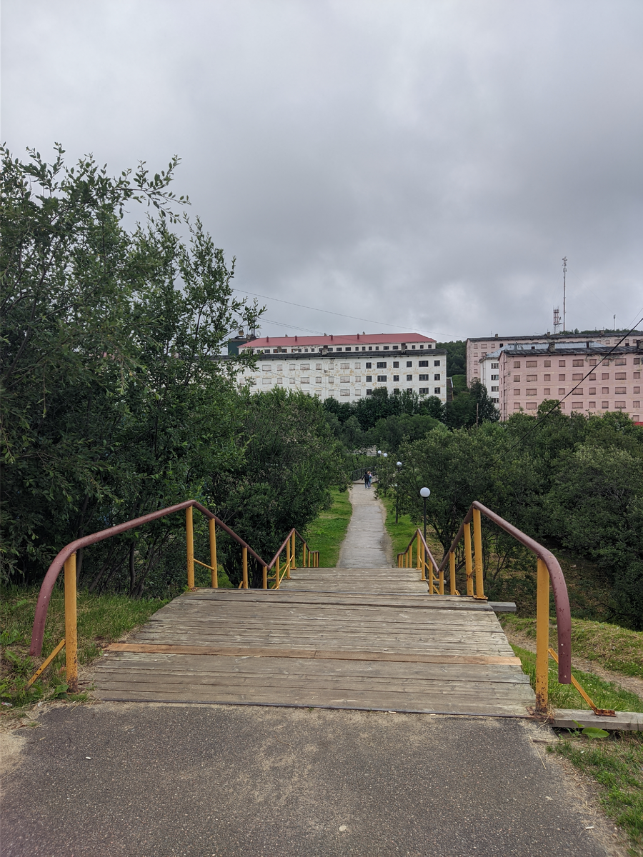 Видяево. 16 июля 2022 года. Спуск к мосту через реку Урица.