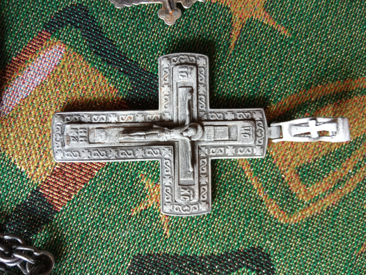 Почему он не блестит?((