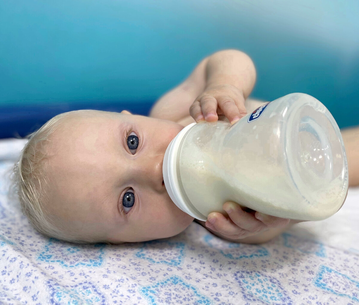 В вопросе кормления ребенка перед водным занятием важно найти идеальный баланс