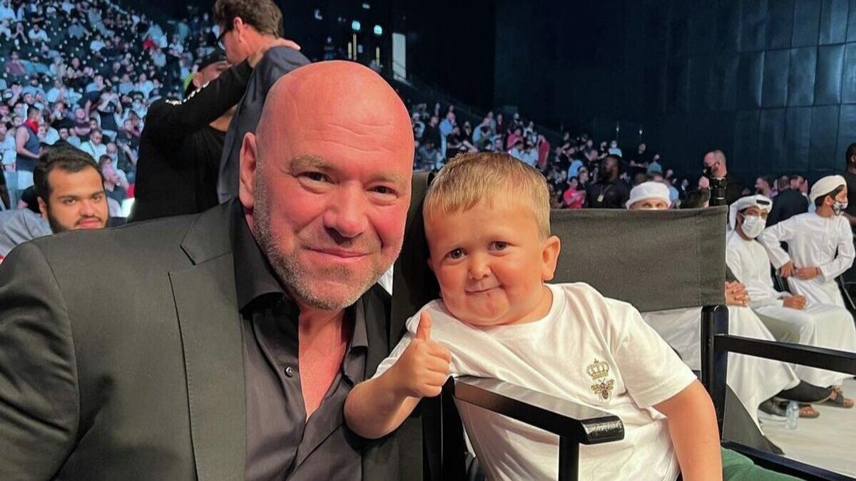    Дэйна Уайт и Хасбулла Магомедов© Соцсети Хасбика