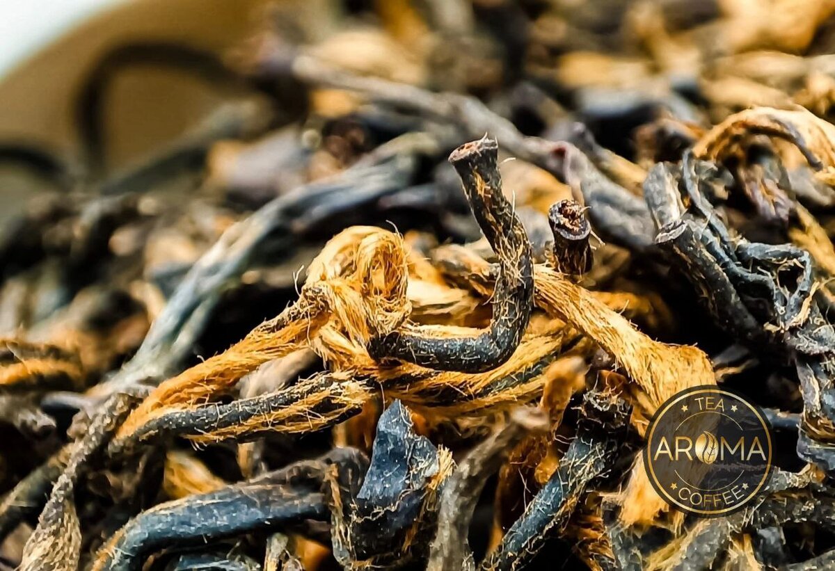 Открыв пачку чая, сделайте мягкий тёплый выдох в чай, а потом глубокий вдох. Аромат – наслаждение!