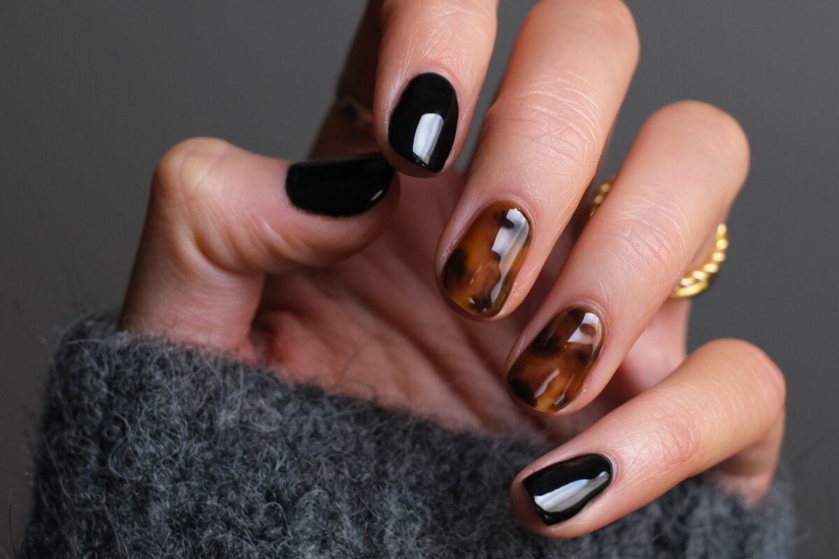     "Отрастает дольше и выглядит прилично": мастер нейл-дизайна раскрыла, какой маникюр делать выгоднее всего