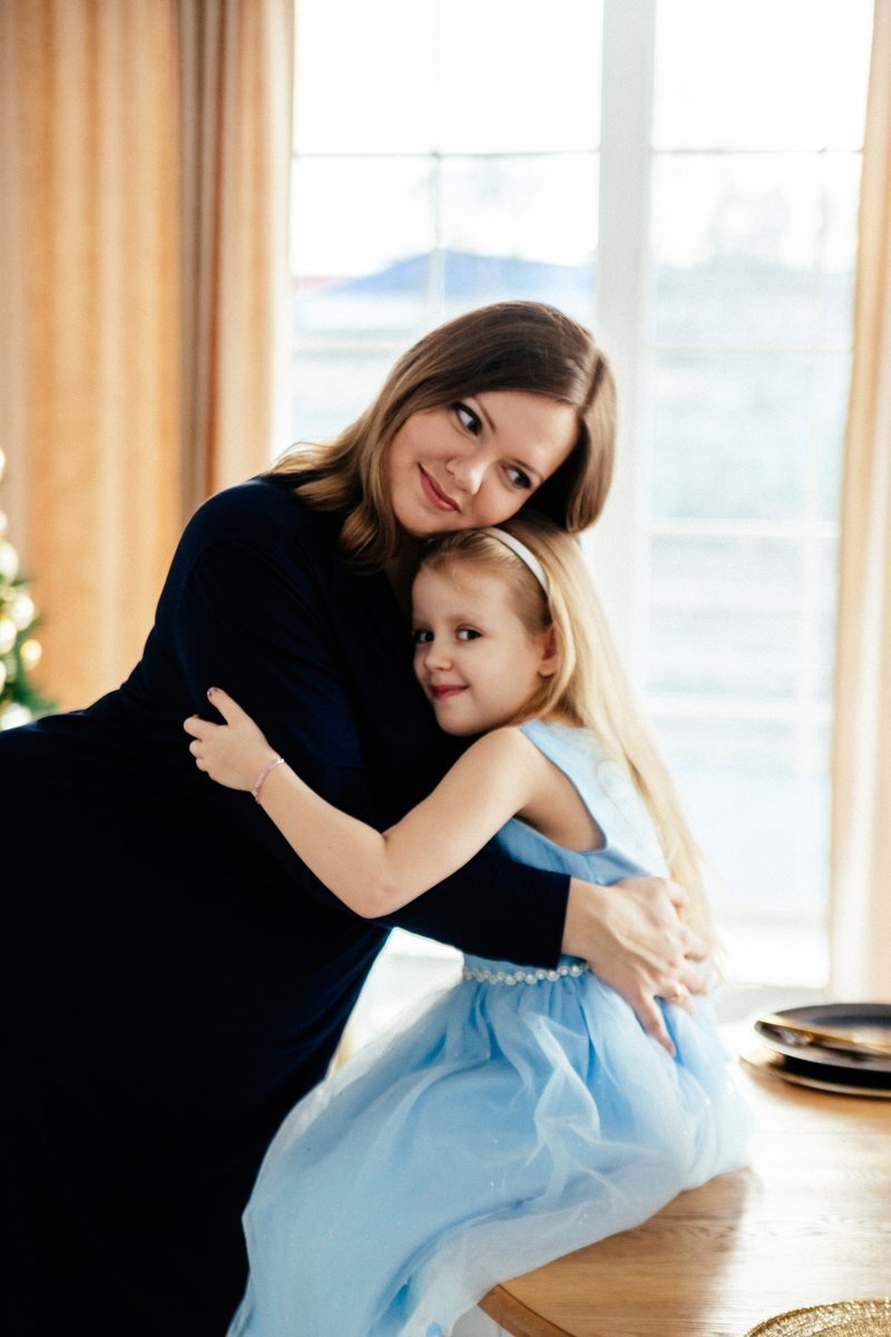 Когда у нас рождается ребёнок - что мы передаём? Чем наполняем? Воспитываем? Кого? Эти совершенные ангельские создания? Какой след оставляем?