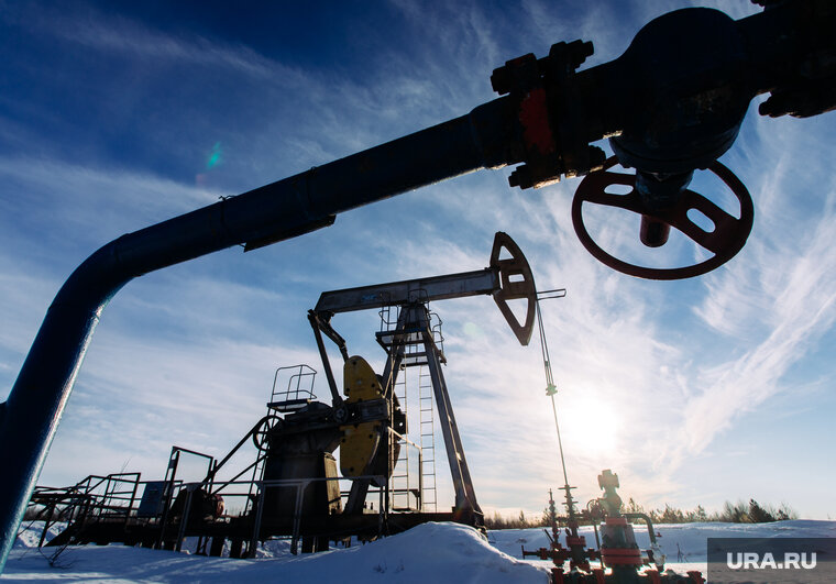    Потолок цены на нефть будет меняться исходя из задач, сообщил Минфин США