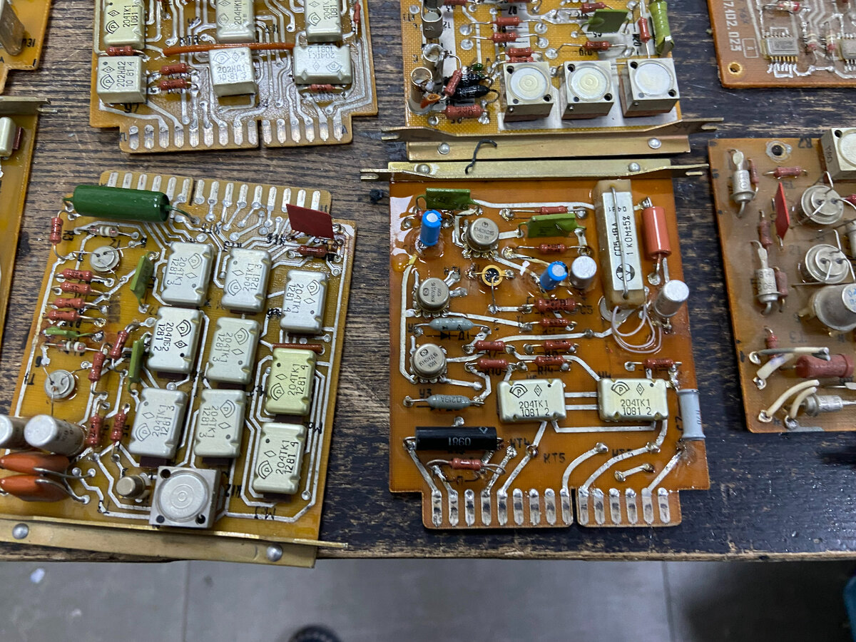 Радиостанция укв р-111. Блок питания бп 111. Р111 радиостанция комплект. Военные радиостанции р-111. Радиостанция мт 2 р 105.