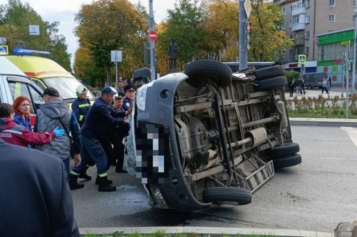    Пермские спасатели уберегли от взрыва опрокинувшуюся скорую