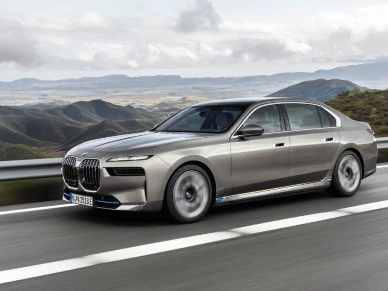    BMW отказалась от платной подписки на подогрев сидений