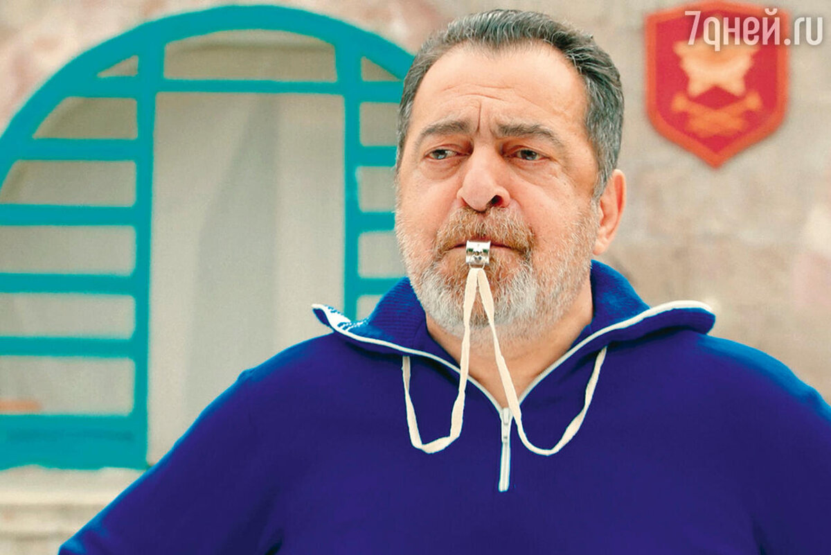    Грант Тохатян сыграл директора пионерлагеря Пресс-служба телеканала «Солнце»